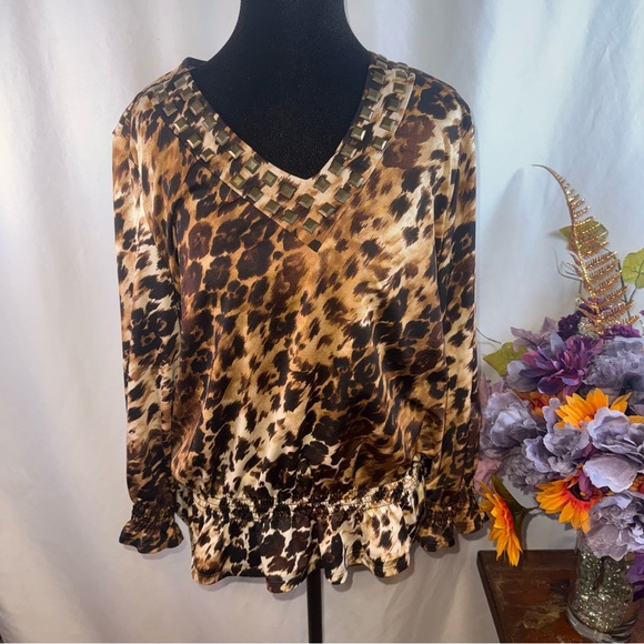 Valerie Stevens Tops - Valerie Stevens Petite Leopard Studded V-Neck Blouse PXL Chic Fall Top